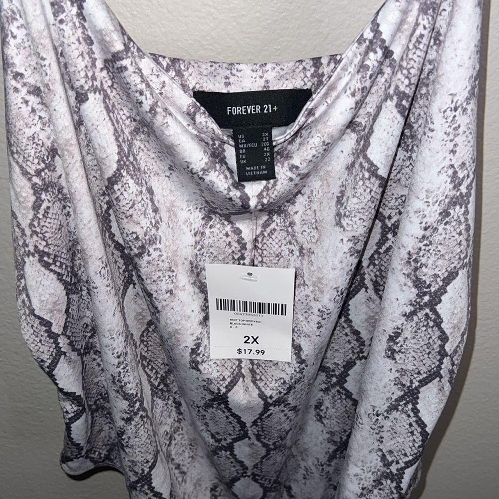 SNAKE SKIN PRINT BODY SUIT - Picture 3 of 4